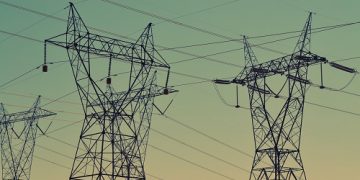 Arco voltaico: revisión de la literatura, a propósito de un caso
