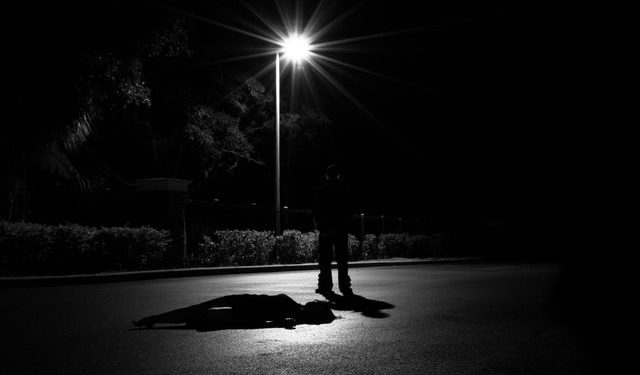A propósito de un caso: asesinato con alevosía y ensañamiento perpetrado por sujeto afecto de alteración psicótica delirante